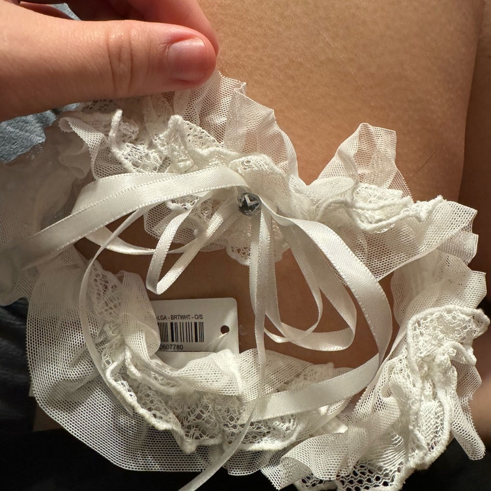 NWT wedding garter